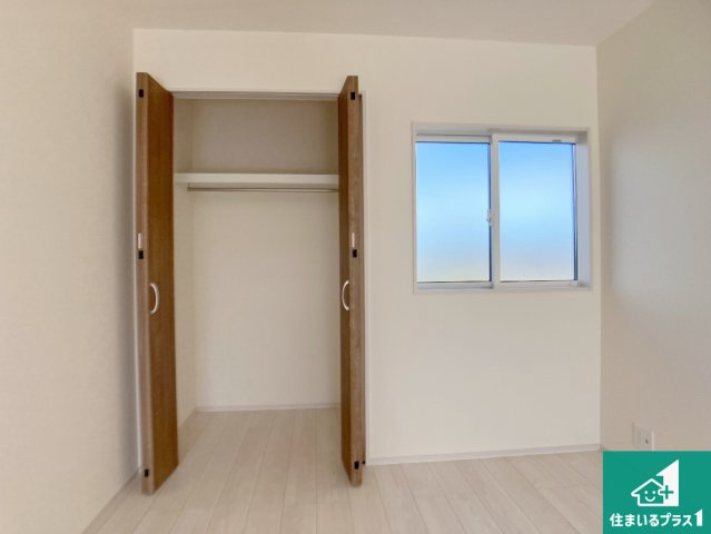 加古川市野口町坂元　新築一戸建ての洋室|シンプルな洋室は、自分好みのインテリアが楽しめます♪ご家族とインテリアや家具を選びに行くのは新築購入時の醍醐味の一つです。ぜひお楽しみください♪