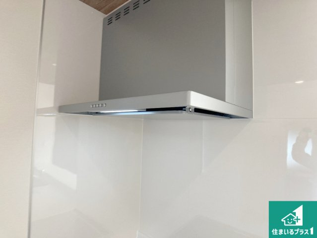 加古川市野口町坂元　新築一戸建ての設備|汚れにくいスロットフィルタでお手入れラクラク！ＬＥＤ照明付き！