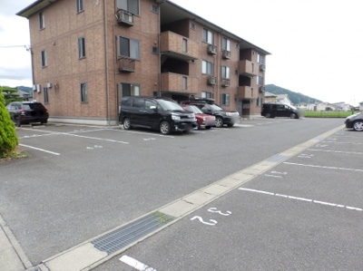 【駐車場】 | リビングタウン朝田 B棟