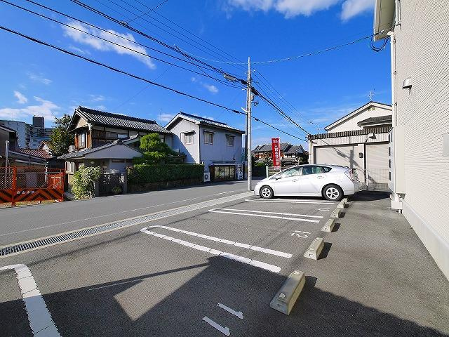 メゾン　ド　アゼリア　Ａの駐車場|駐車場です