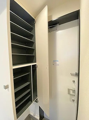 【玄関】 | アヴニール山手通り