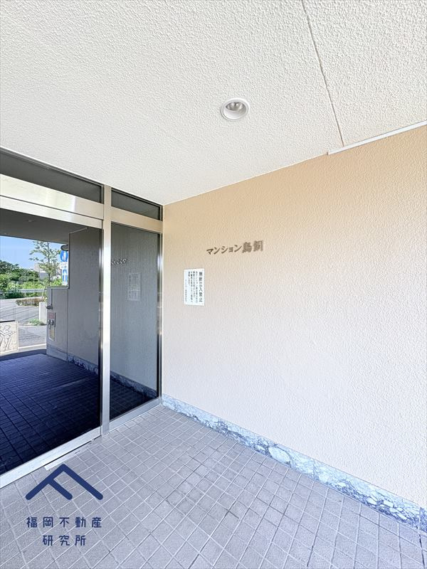 マンション鳥飼のエントランス
