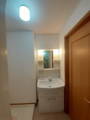 【洗面所】 | エリタージュ | 忙しい朝には欠かせない洗面所です