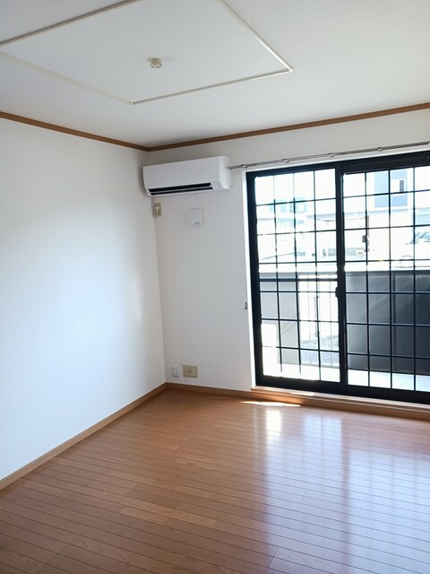 プラムフィールドDの洋室