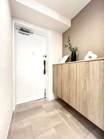 ディアステージ四条葛野大路の玄関|落ち着いた玄関です