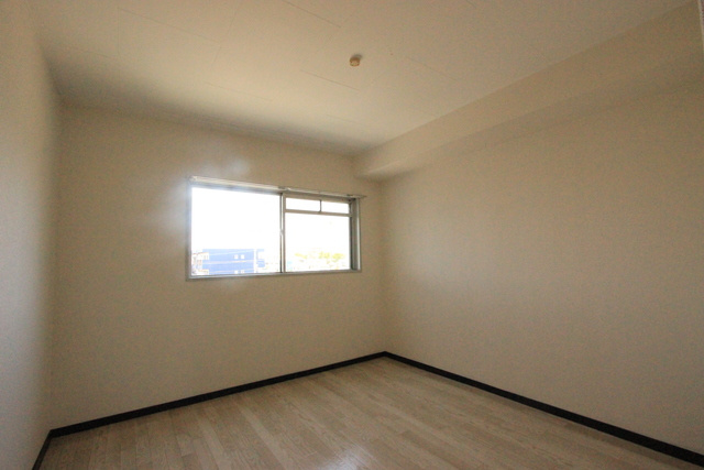 コーポやすり苑の洋室