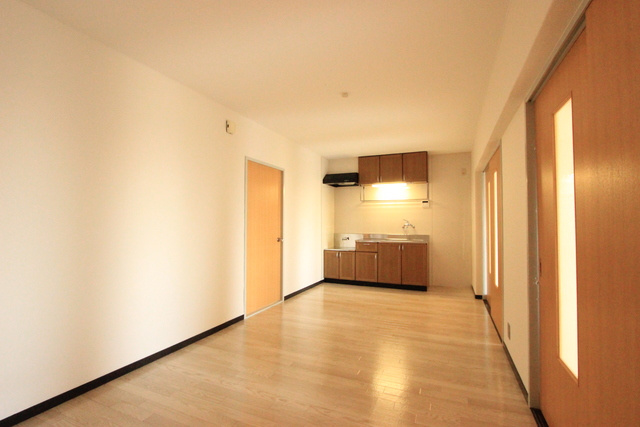 コーポやすり苑の居間・リビング