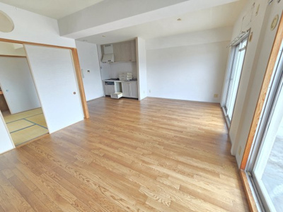 【洋室】 | プリムローズ岸和田