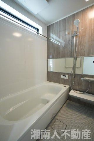 藤沢市鵠沼藤が谷４丁目１９－１４ー２新築戸建の浴室|コンパクトで使いやすいお風呂です