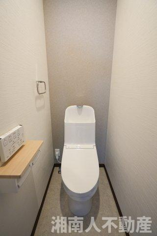 藤沢市鵠沼藤が谷４丁目１９－１４ー２新築戸建のトイレ|落ち着いたトイレです