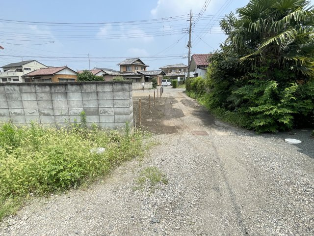 藤岡市上戸塚　中古1980の前面道路含む現地写真