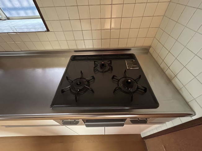 【キッチン】 | 甘木貸家 | 三口コンロです。
