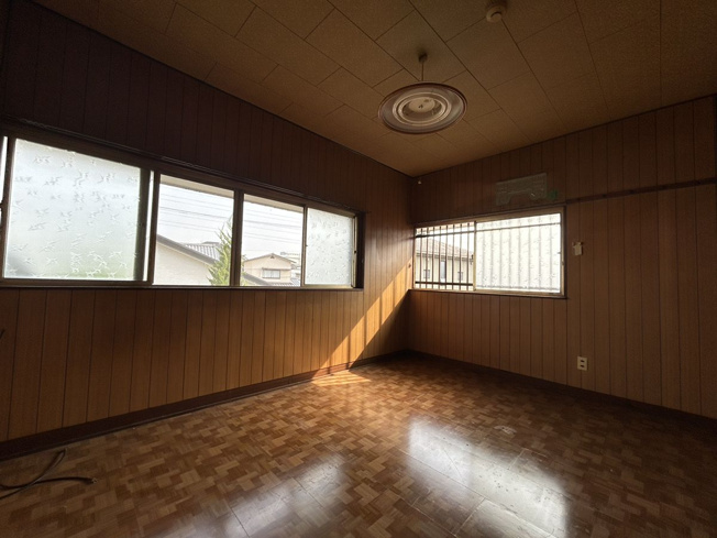 【洋室】 | 甘木貸家 | 窓を開けると沢山の風が入り、気持ちが良いです！