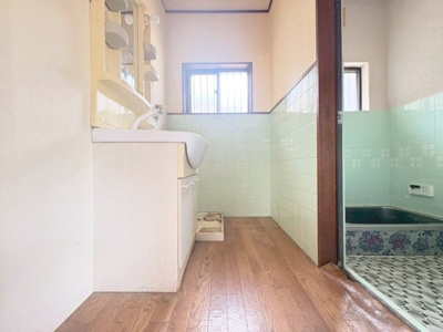 【洗面所】 | 吹田市泉町5丁目貸家