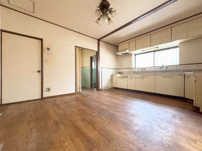 【居間・リビング】 | 吹田市泉町5丁目貸家