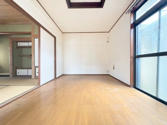 【洋室】 | 吹田市泉町5丁目貸家