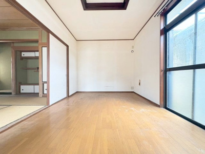 【洋室】 | 吹田市泉町5丁目貸家