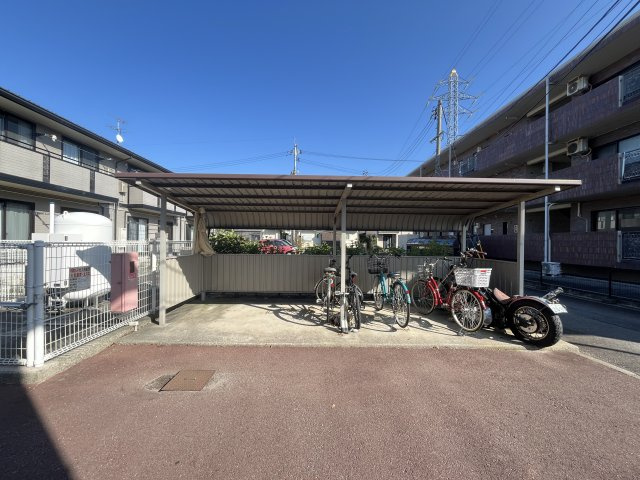 ガーデンスクエア　D棟の駐車場