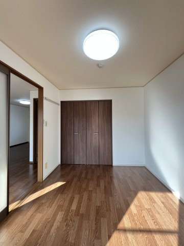 ガーデンスクエア　D棟の洋室