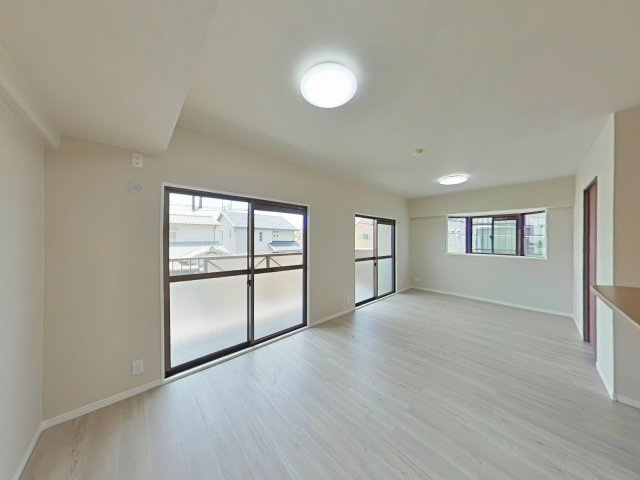 ペルル新福の居間・リビング