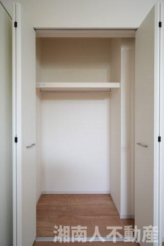 藤沢市本鵠沼３丁目５９２１番２新築戸建の収納|こまごまとしたものを収納できそうですね