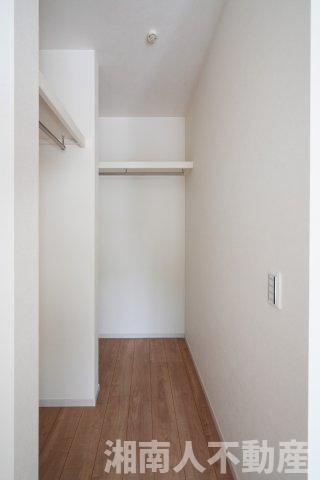 藤沢市本鵠沼３丁目５９２１番２新築戸建の収納|大きなスペースがあり、収納には困りません