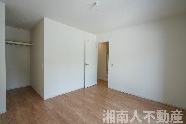 藤沢市本鵠沼３丁目５９２１番２新築戸建の洋室|洋室です