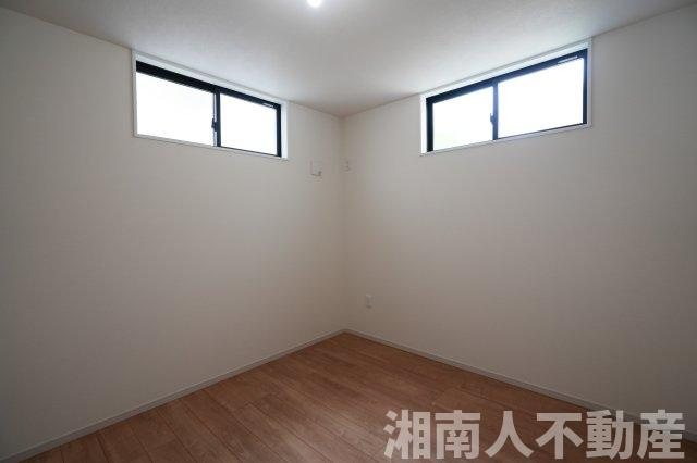 藤沢市本鵠沼３丁目５９２１番２新築戸建の洋室|ゆったりした洋室です