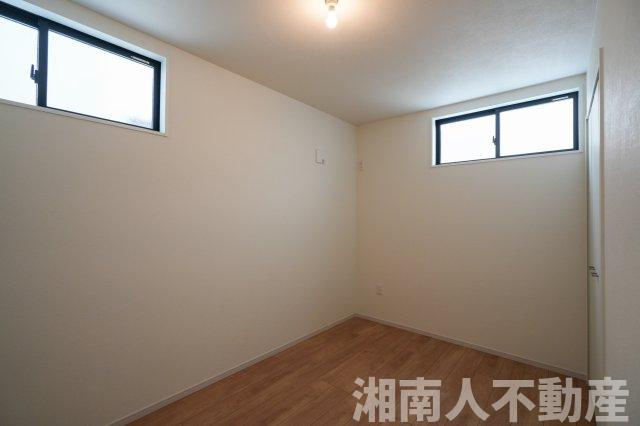 藤沢市本鵠沼３丁目５９２１番２新築戸建の洋室|使い勝手のいい洋室です