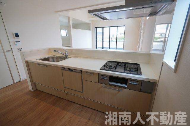 藤沢市本鵠沼３丁目５９２１番２新築戸建のキッチン|きれいなキッチンです