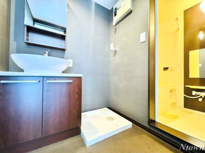 【洗面所】 | エルフパパ庄内緑地 | 明るい洗面所です