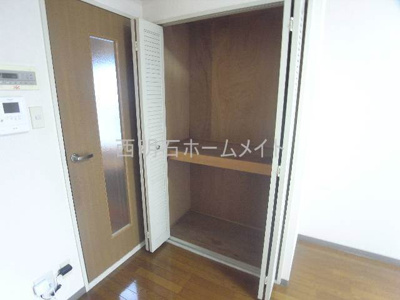【寝室】 | ジュネス西明石 | クローゼット