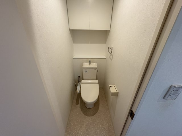 明石市大久保町大久保町の賃貸マンションのトイレ
