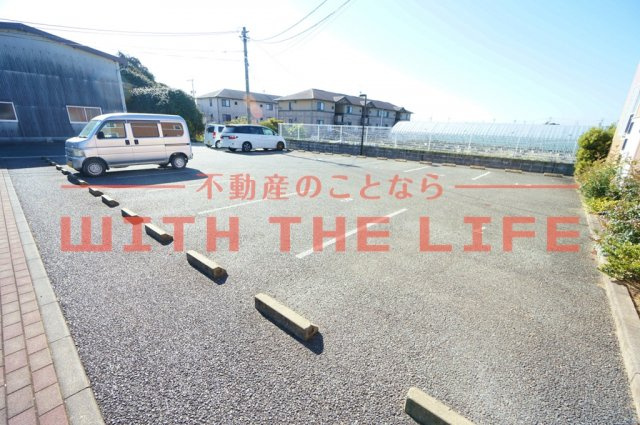 メルヴェーユ城島【キャッシュバック対象物件】の駐車場|駐車場があります