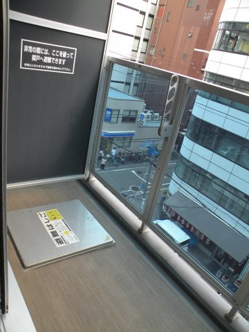 大阪市中央区南船場１丁目の賃貸マンションのバルコニー