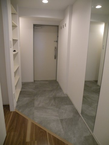 大阪市中央区南船場１丁目の賃貸マンションの玄関