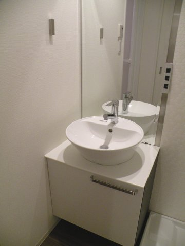 大阪市中央区南船場１丁目の賃貸マンションの洗面所