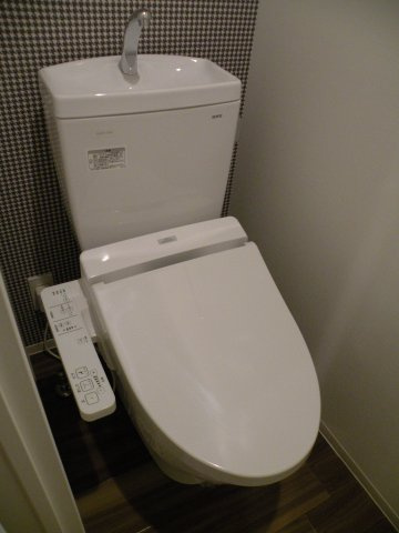 大阪市中央区南船場１丁目の賃貸マンションのトイレ