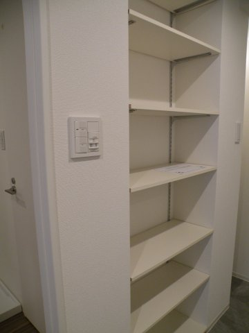 大阪市中央区南船場１丁目の賃貸マンションの収納