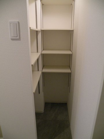 大阪市中央区南船場１丁目の賃貸マンションの収納