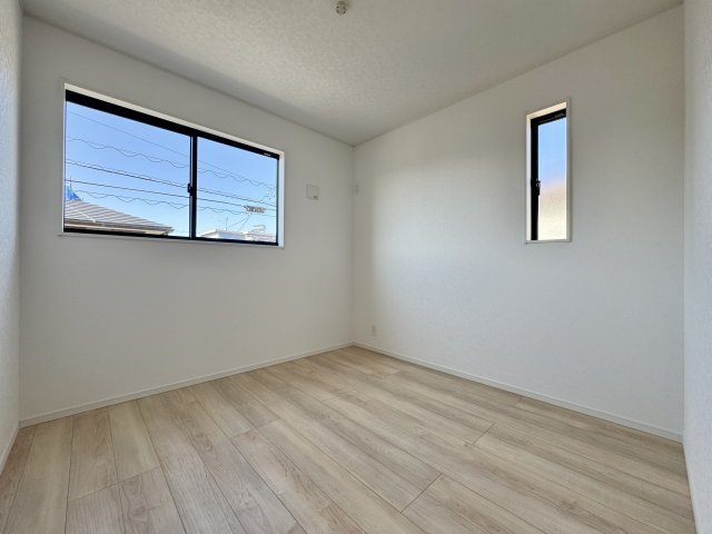 中央区萩丘第2の洋室|２階4.5帖洋室。趣味部屋や子供部屋としてお使いいただけますね♪