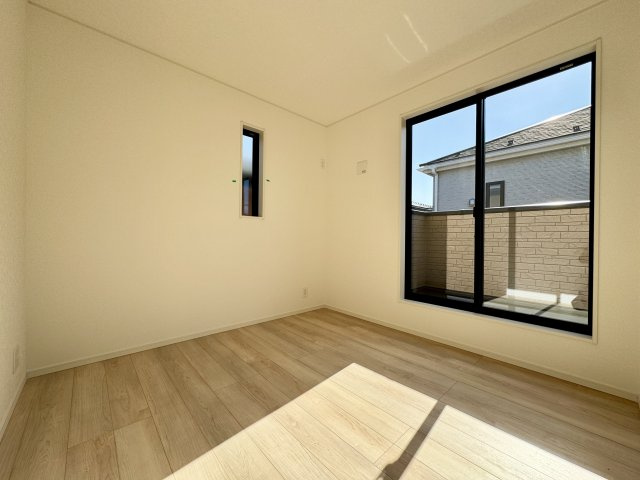 中央区萩丘第2の洋室|２階6.7帖洋室。主寝室としてお使いいただけます。