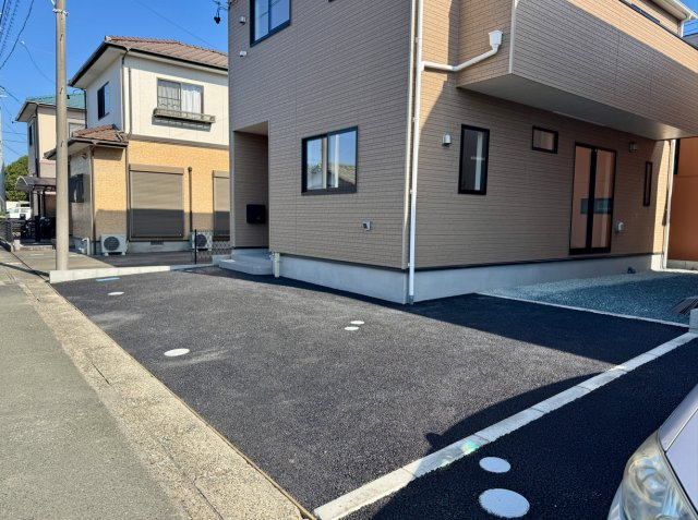中央区萩丘第2の駐車場|お車は２台置く事が出来ます。
