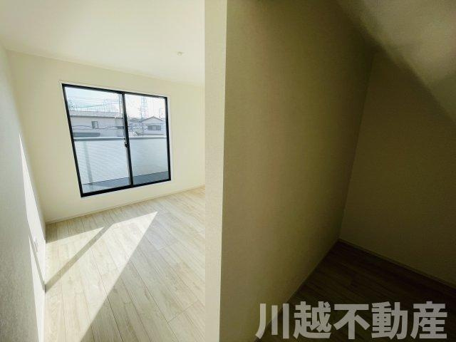 LDK広々17.9帖、主寝室も広々8.7帖の洋室|物件情報量豊富です