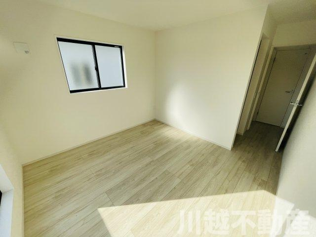 LDK広々17.9帖、主寝室も広々8.7帖の洋室|オシャレな店舗でゆっくりとお過ごしください