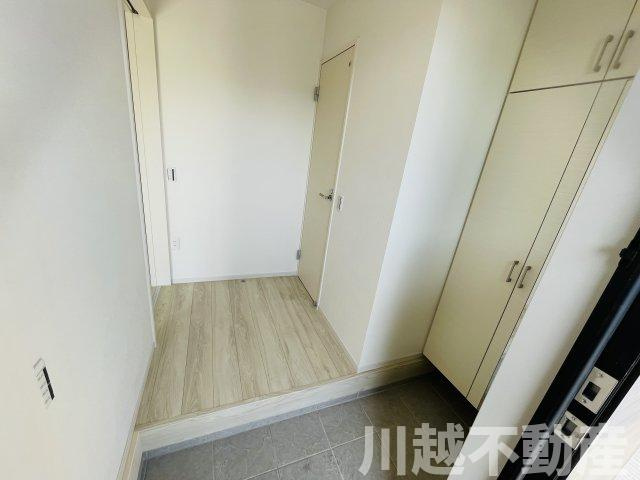 LDK広々17.9帖、主寝室も広々8.7帖の玄関|面倒な住宅ローン手続き代行します