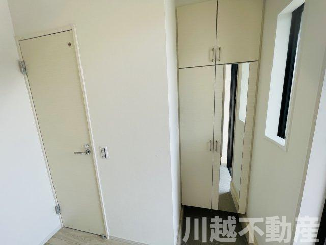 LDK広々17.9帖、主寝室も広々8.7帖の玄関|各種金融機関取り扱っています