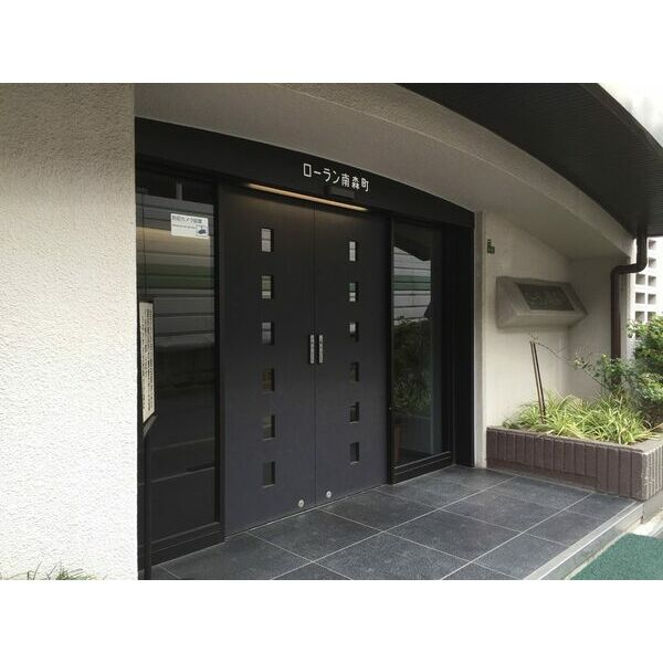 大阪市北区南森町１丁目の店舗事務所のエントランス