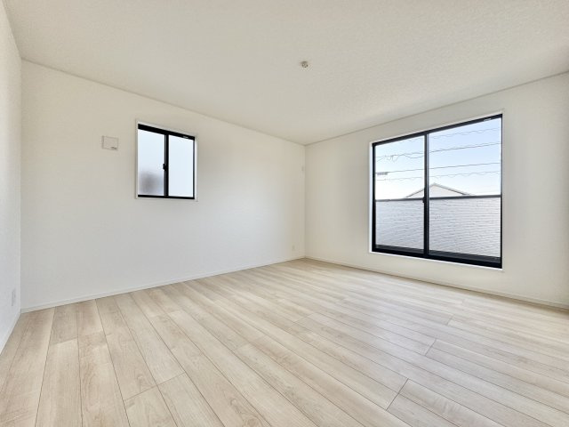 中央区萩丘第2の洋室|２階洋室。子供部屋、書斎、寝室など用途は様々です。　