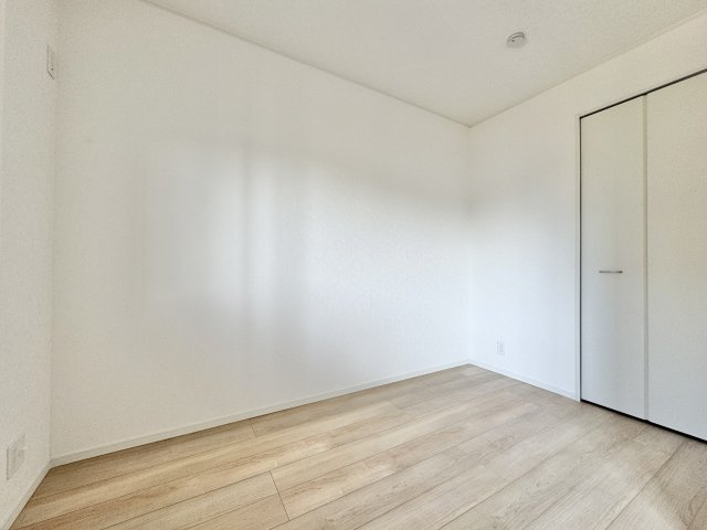 中央区萩丘第2の洋室|リビングから続くフリースペース！お子様のプレイスペースや趣味の空間としてお使いいただけます！